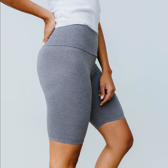 Aero Biker Shorts in Charcoal - Picture 5 of 15